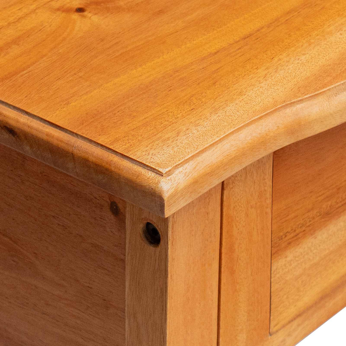 Valla – Wandtafel van massief mahoniehout