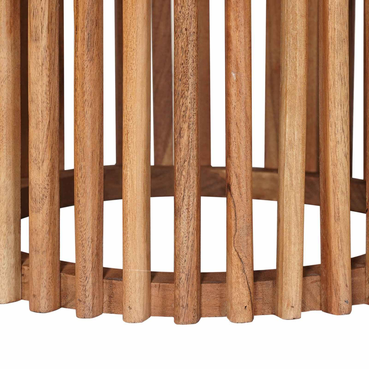 Dokka – Handgemaakte bijzettafel van massief acaciahout